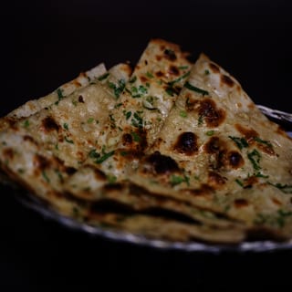 GARLIC NAAN